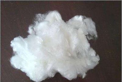 Anti-dustmite and anti-microbial polyester hollow staple fiber 